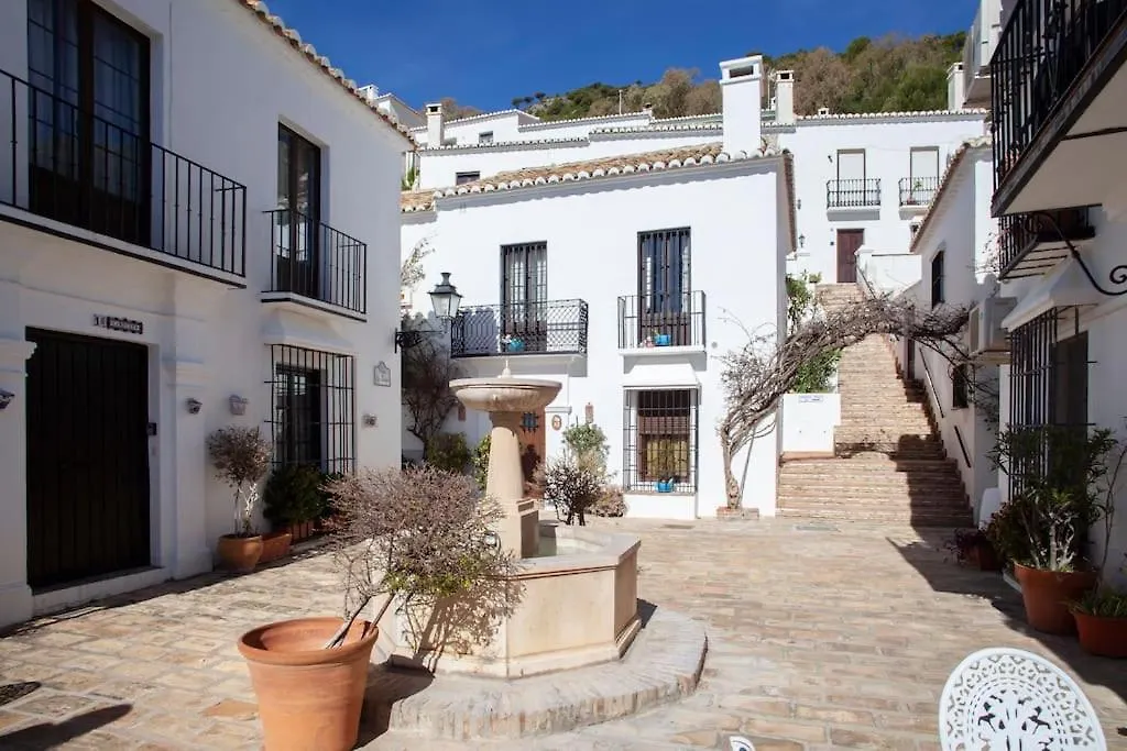 Charming Townhouse In Mijas Villa